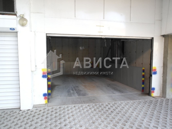 Дава се под наем Гараж / Паркомясто в София, Банишора - 16 кв.м за 89.76 € - Снимка #1