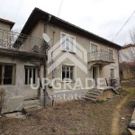 Къща в с. Средногорци, Област Смолян - 190 кв.м за 94 €/кв.м - Снимка #1