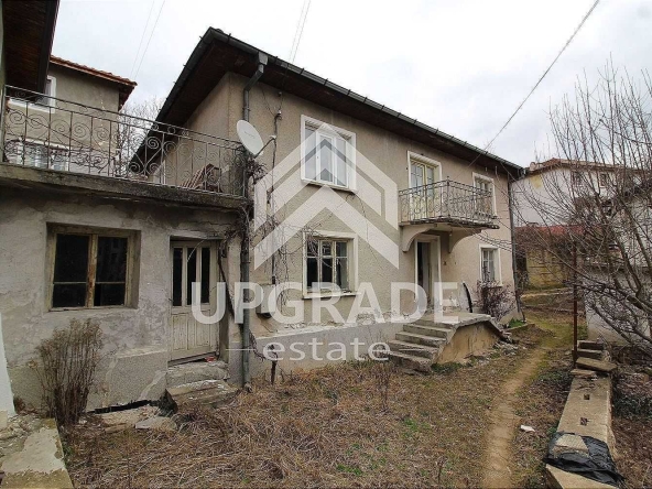 Къща в с. Средногорци, Област Смолян - 190 кв.м за 94 €/кв.м - Снимка #1