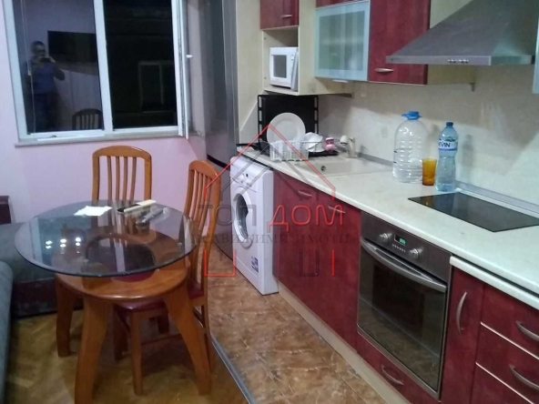 Дава се под наем Тристаен апартамент в Варна, Център - 53 кв.м за 433.5 € - Снимка #1
