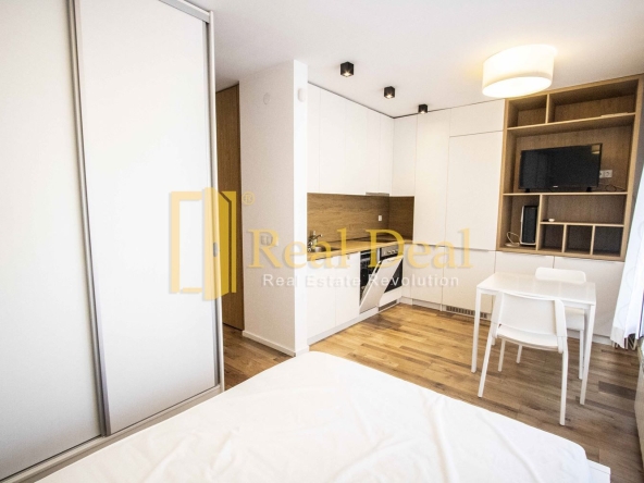 Дава се под наем Едностаен апартамент в София, Младост 1А - 32 кв.м за 375 € - Снимка #1