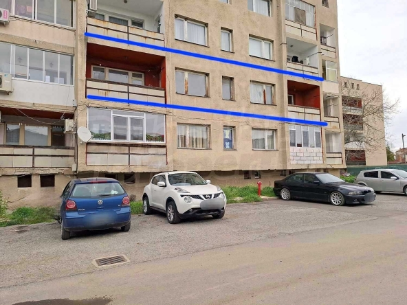 Тристаен апартамент в Елхово - 105 кв.м за 379 €/кв.м - Снимка #1