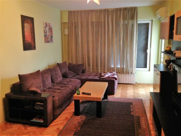 Тристаен апартамент в София, Банишора - 95 кв.м за 1790 €/кв.м - Снимка #1