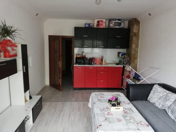 Дава се под наем Двустаен апартамент в Пловдив, Тракия - 48 кв.м за 300 € - Снимка #1