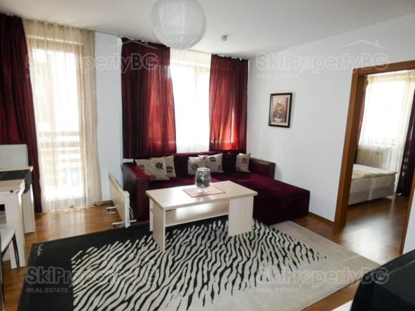 Дава се под наем Тристаен апартамент в Банско - 56 кв.м за 333 € - Снимка #1