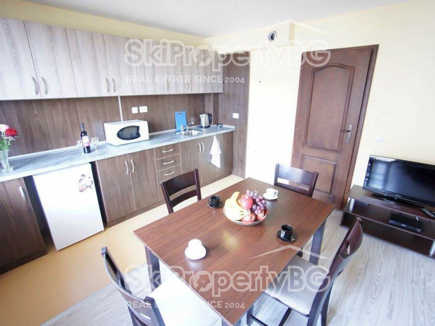 Тристаен апартамент в Банско - 86 кв.м за 1081 €/кв.м - Снимка #1
