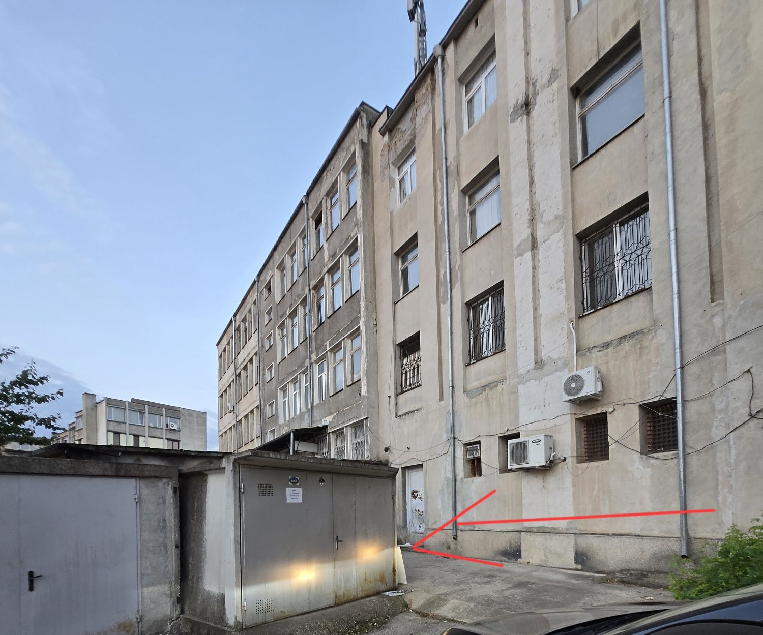 Дава се под наем Гараж / Паркомясто в Лясковец - 20 кв.м за 40.8 € - Снимка #1