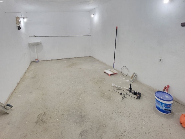 Дава се под наем Гараж / Паркомясто в Велико Търново, Колю Фичето - 20 кв.м за 84.15 € - Снимка #1