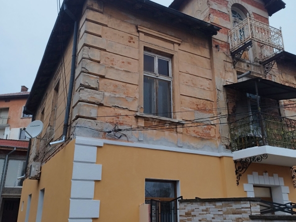 Етаж от къща в Лом - 140 кв.м за 248 €/кв.м - Снимка #1