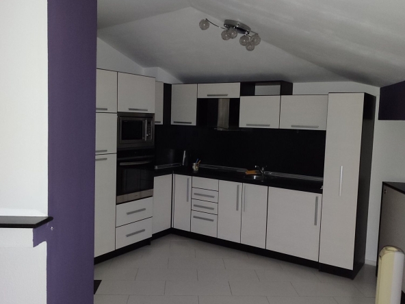 Дава се под наем Едностаен апартамент в Сандански - 46 кв.м за 198.9 € - Снимка #1