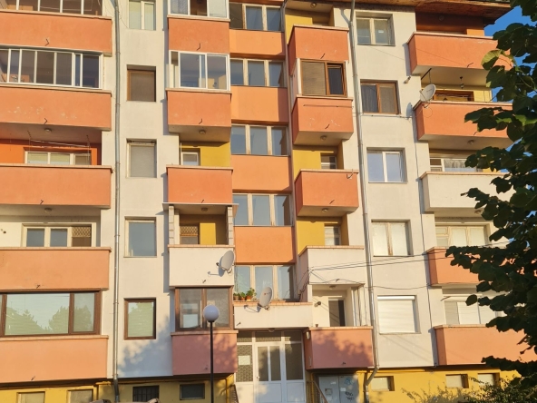 Тристаен апартамент в Попово - 84 кв.м за 1429 €/кв.м - Снимка #1