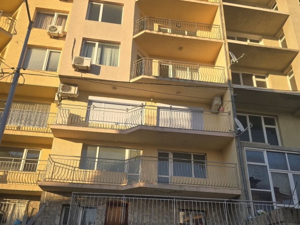 Четиристаен апартамент в Поморие - 130 кв.м за 538 €/кв.м - Снимка #1