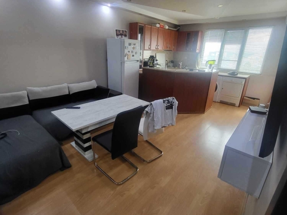 Дава се под наем Тристаен апартамент в Бургас, Меден рудник - зона А - 65 кв.м за 191.25 € - Снимка #1