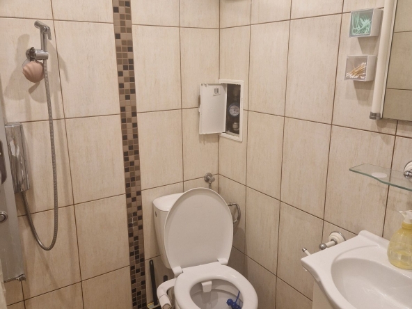 Дава се под наем Двустаен апартамент в Бургас, Център - 75 кв.м за 348.84 € - Снимка #1