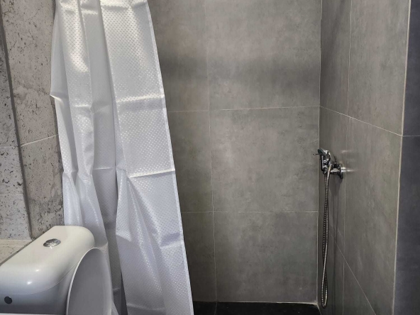 Дава се под наем Едностаен апартамент в Велинград - 35 кв.м за 204 € - Снимка #1