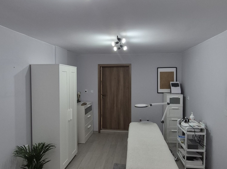 Дава се под наем Офис в Варна, Център - 23 кв.м за 178.5 € - Снимка #1