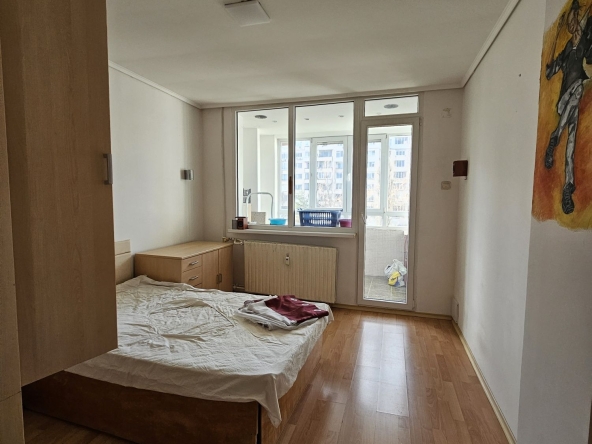 Дава се под наем Тристаен апартамент в София, Слатина - 110 кв.м за 199.41 € - Снимка #1