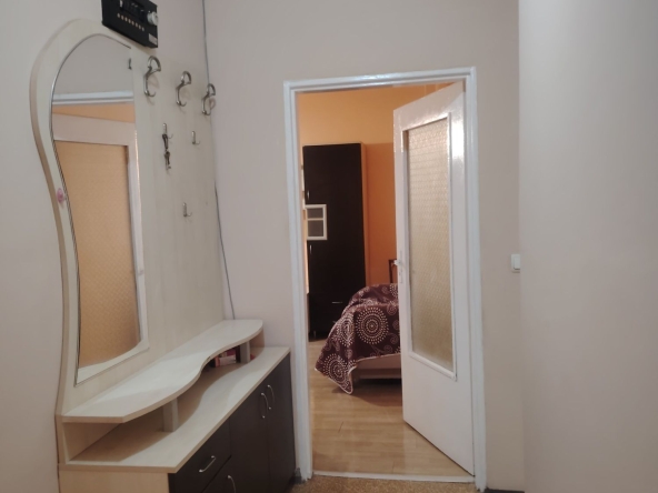 Дава се под наем Тристаен апартамент в Хасково, Куба - 81 кв.м за 132.6 € - Снимка #1