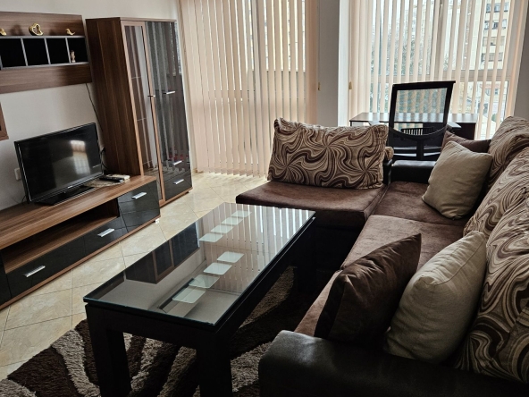 Дава се под наем Двустаен апартамент в Пловдив, Тракия - 62 кв.м за 498.27 € - Снимка #1