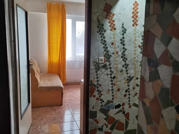 Дава се под наем Едностаен апартамент в Разград, Житница - 38 кв.м за 163.2 € - Снимка #1