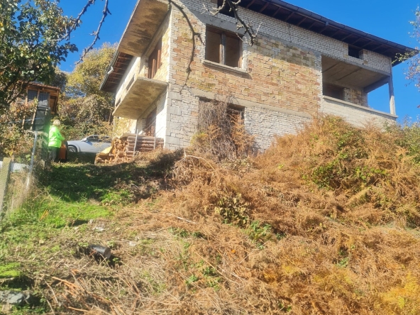 Къща в с. Вишнево, Област Смолян - 206 кв.м за 72 €/кв.м - Снимка #1