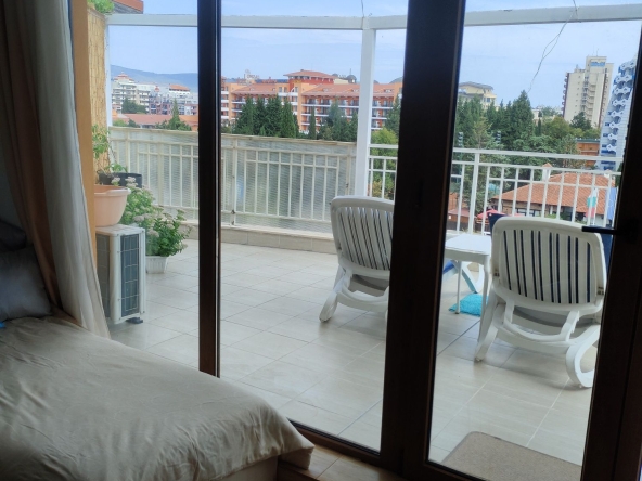 Дава се под наем Едностаен апартамент в к.к. Слънчев бряг - 45 кв.м за 298.86 € - Снимка #1