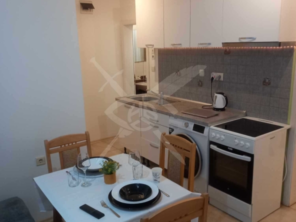 Дава се под наем Двустаен апартамент в Варна, ЖП Гара - 35 кв.м за 398.82 € - Снимка #1