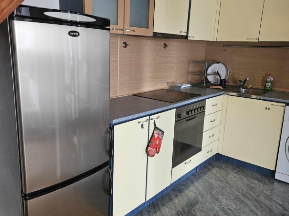 Дава се под наем Двустаен апартамент в София, Хладилника - 80 кв.м за 597.21 € - Снимка #1