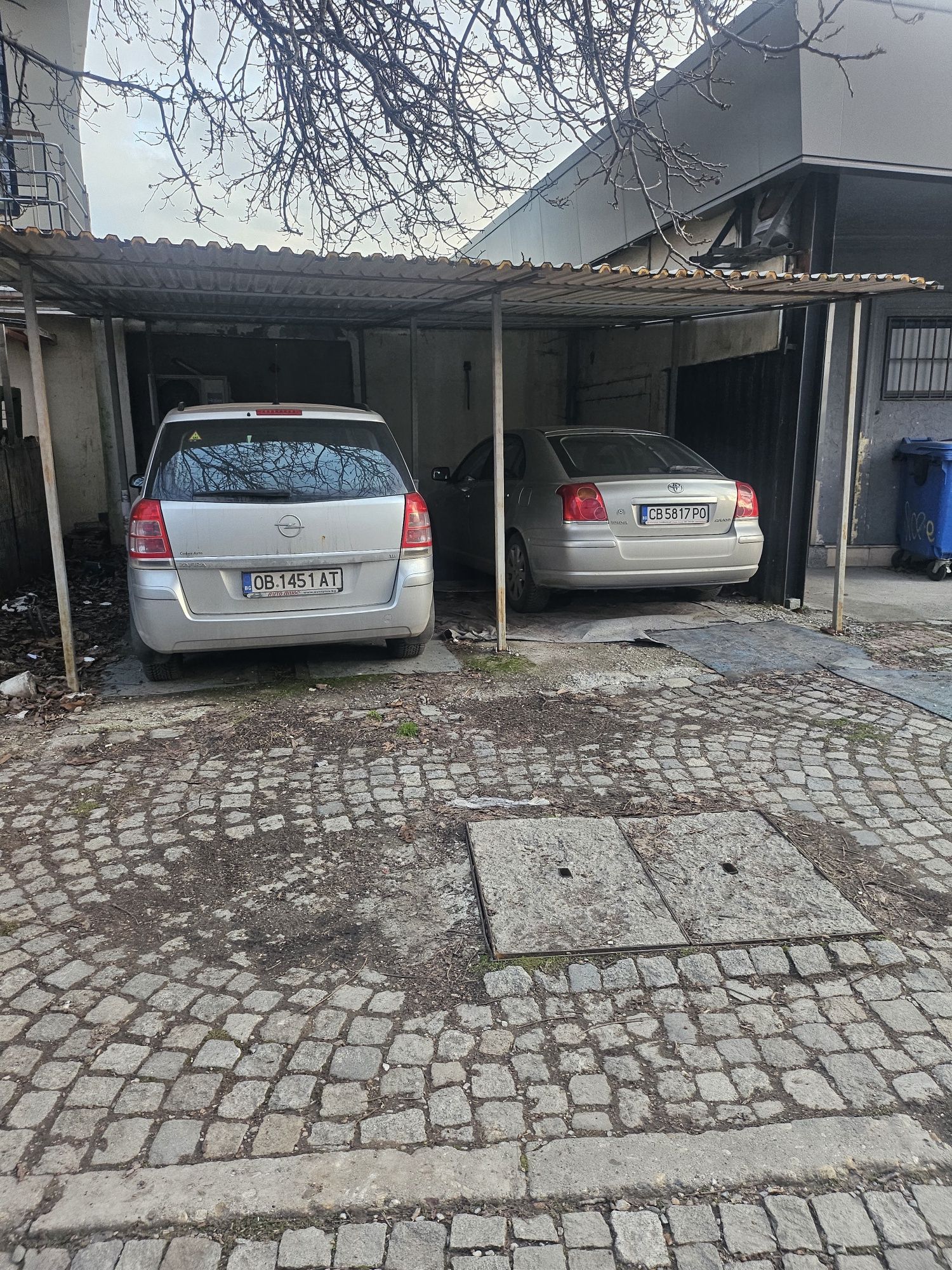 Дава се под наем Гараж / Паркомясто в София, Люлин 10 - 18 кв.м за 59.67 € - Снимка #1