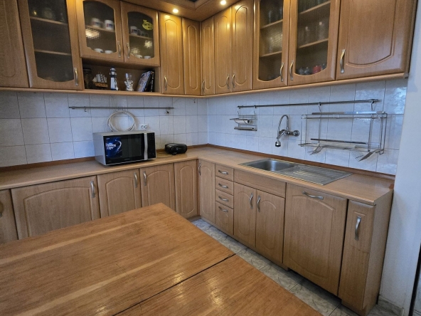 Тристаен апартамент в Перник, Изток - 92 кв.м за 749 €/кв.м - Снимка #1