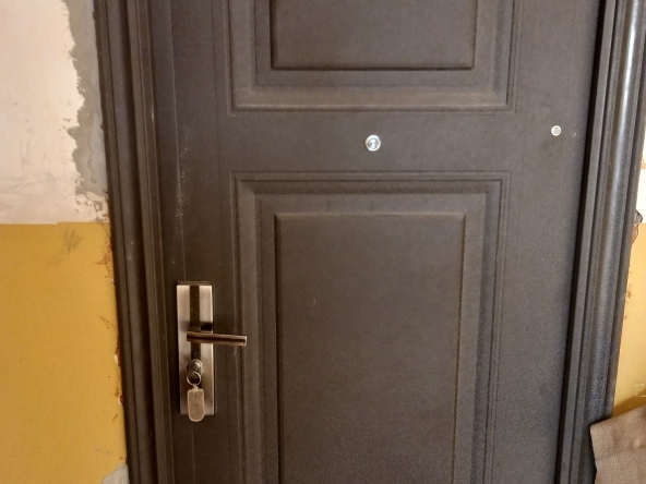 Дава се под наем Едностаен апартамент в Радомир - 50 кв.м за 28050 € - Снимка #1