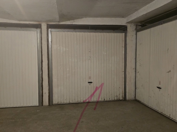 Дава се под наем Гараж / Паркомясто в Стара Загора, Център - 18 кв.м за 61.2 € - Снимка #1