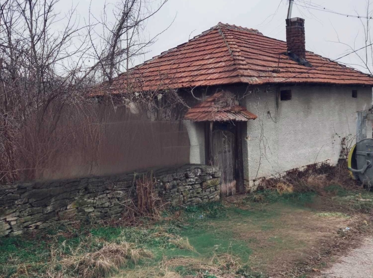 Къща в с. Карлуково, Област Ловеч - 70 кв.м за 190 €/кв.м - Снимка #1