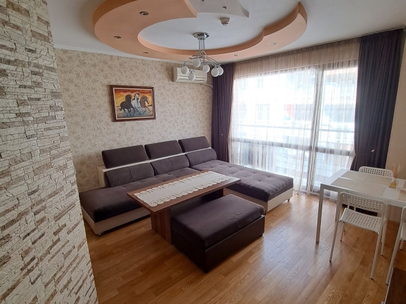 Дава се под наем Тристаен апартамент в Пазарджик, Идеален център - 78 кв.м за 459 € - Снимка #1