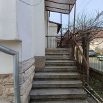 Дава се под наем Етаж от къща в Враца, Квартал 103 - 120 кв.м за 498.27 € - Снимка #1