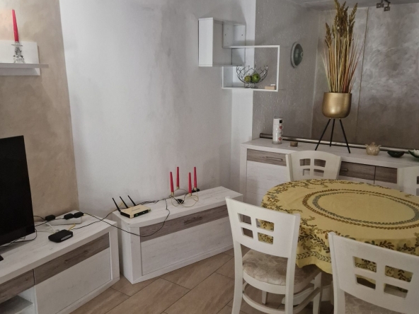 Дава се под наем Тристаен апартамент в Бургас, Лазур - 110 кв.м за 548.25 € - Снимка #1