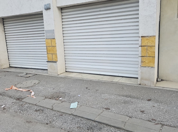 Дава се под наем Гараж / Паркомясто в София, Люлин 10 - 20 кв.м за 129.54 € - Снимка #1