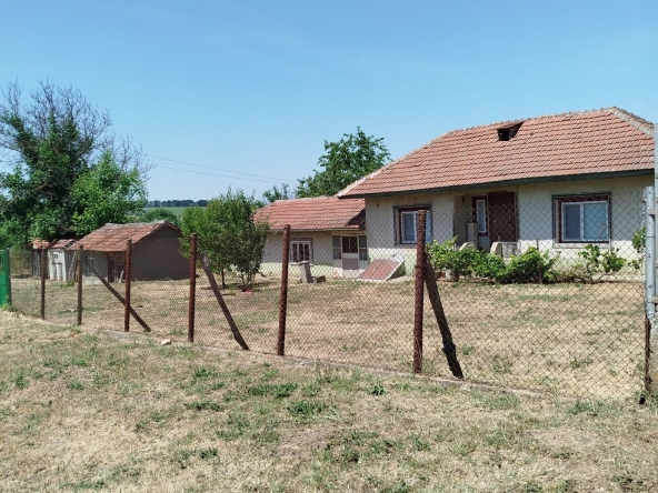 Къща в с. Ценович, Област Силистра - 80 кв.м за 274 €/кв.м - Снимка #1