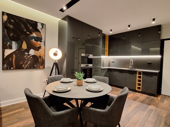 Дава се под наем Двустаен апартамент в Пловдив, Шекер махала - 69 кв.м за 697.17 € - Снимка #1