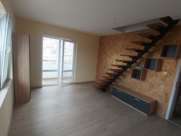 Четиристаен апартамент в Благоевград, Идеален център - 90 кв.м за 794 €/кв.м - Снимка #1