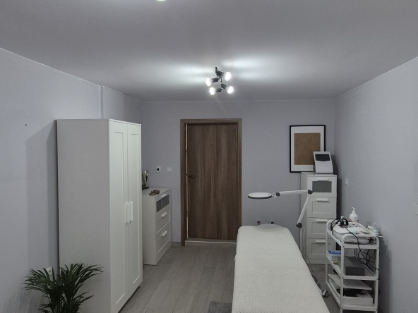 Дава се под наем Офис в Варна, Център - 25 кв.м за 199.41 € - Снимка #1