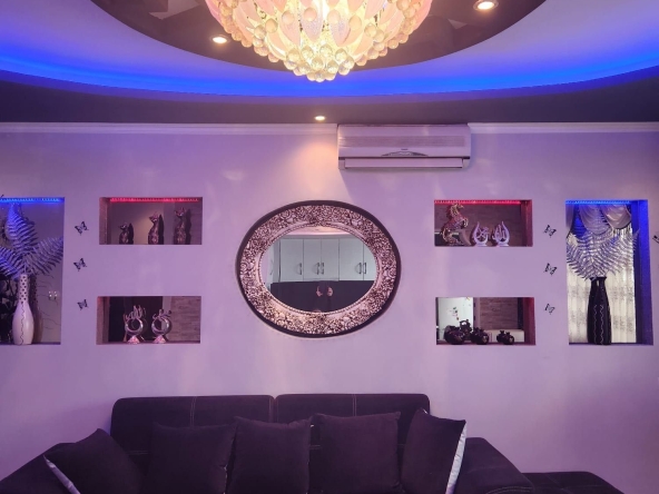 Тристаен апартамент в Шумен, Пазара - 90 кв.м за 992 €/кв.м - Снимка #1