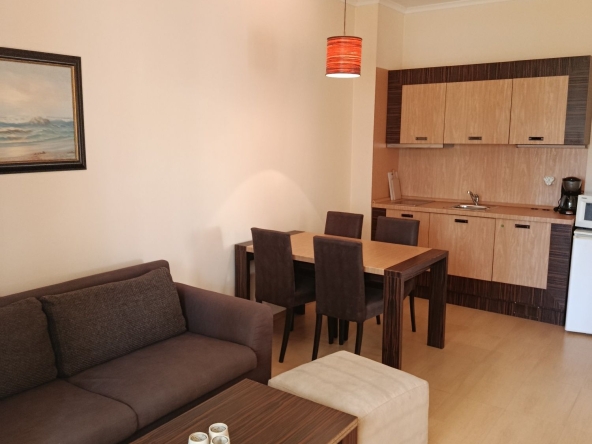 Тристаен апартамент в к.к. Слънчев бряг - 97 кв.м за 579 €/кв.м - Снимка #1