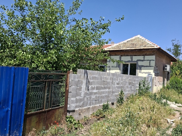Къща в с. Горна Митрополия, Област Плевен - 70 кв.м за 219 €/кв.м - Снимка #1
