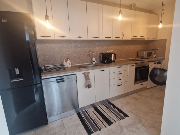 Дава се под наем Тристаен апартамент в Свиленград - 70 кв.м за 510 € - Снимка #1