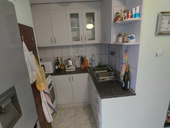 Дава се под наем Тристаен апартамент в Търговище, Център - 65 кв.м за 280.5 € - Снимка #1