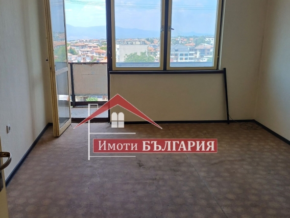 Четиристаен апартамент в Карлово - 78 кв.м за 818 €/кв.м - Снимка #1