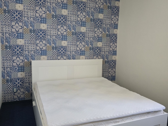 Дава се под наем Тристаен апартамент в Русе, Хъшове - 85 кв.м за 765 € - Снимка #1