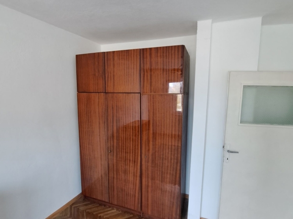 Двустаен апартамент в Шумен, Добруджански - 60 кв.м за 1445 €/кв.м - Снимка #1