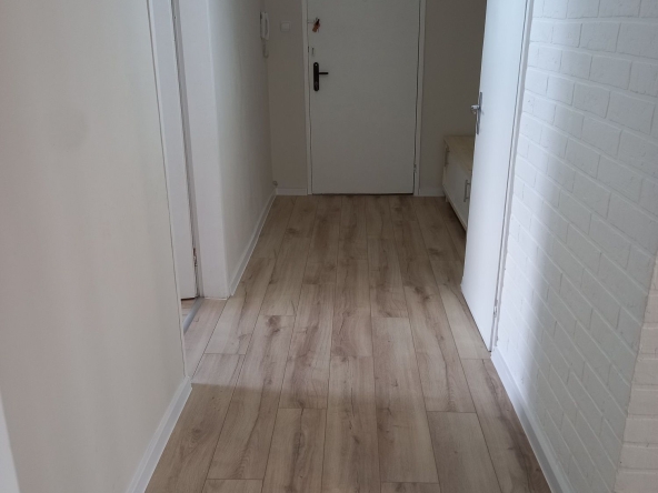 Дава се под наем Тристаен апартамент в Пловдив, Южен - 98 кв.м за 433.5 € - Снимка #1